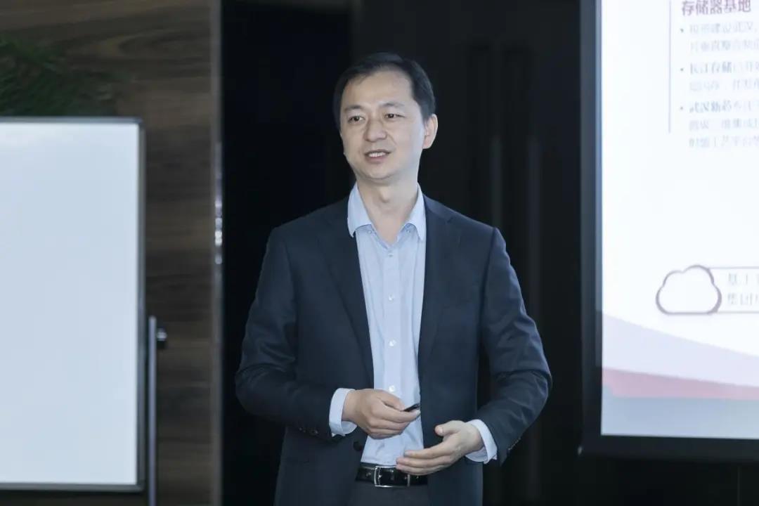 新华三集团大企业技术部部长陈华发表演讲.jpg